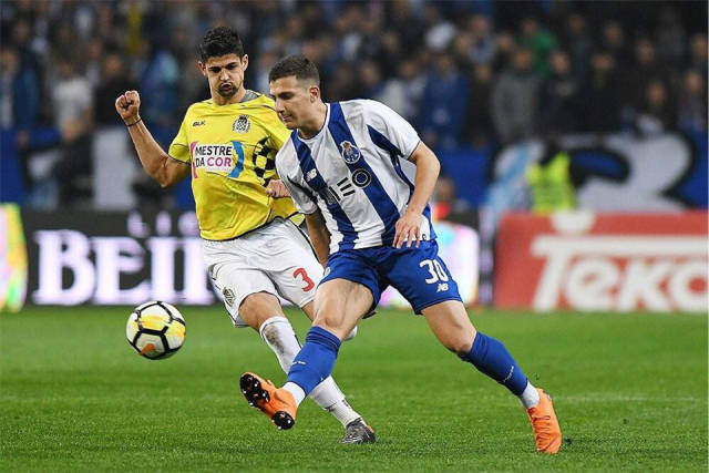 英雄联盟赛程-关于波尔图训练开放日，今晚单刀错失引欢呼，全明星赛在即，更衣室氛围转暖的信息